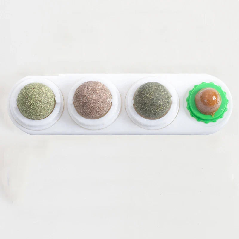 Silvervine Catnip Balls - Edible Dental Treats for Healthy Chewing & Extra Energy!
